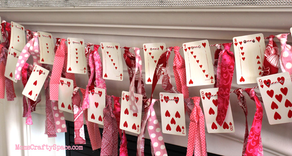 4 Easy Crafts You Can Do With Cards