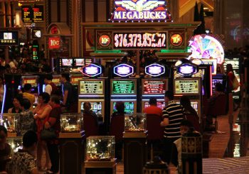 Myths and Lies about Slot Machines - Gifts for Card PLayers