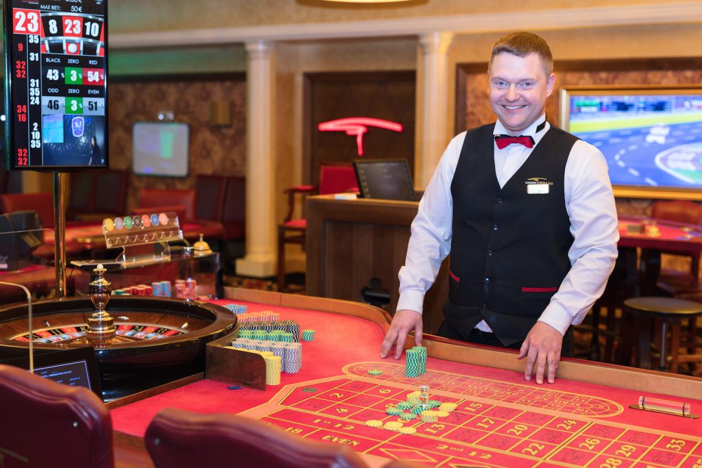 Casino Careers Where To Learn Apply Gifts For Card Players