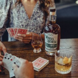 A Beginner's Guide to Texas Holdem Poker - Gifts for Card Players