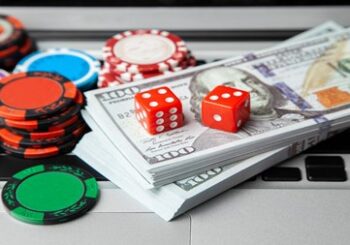 Canadian Online Casinos: Are they Safe ? - Gifts for Card Players