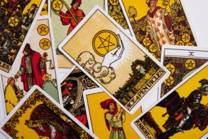 6 Excellent Resources to Learn the Tarot (for Free!) - Gifts for Card Players