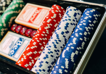 How to Make a Safe Online Deposit - Gifts for Card Players