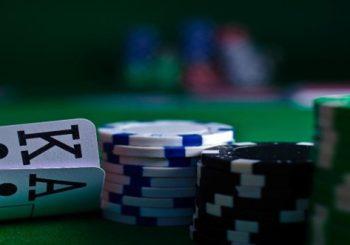Bonuses Offered at Online Casinos in Singapore - Gifts for Card Players