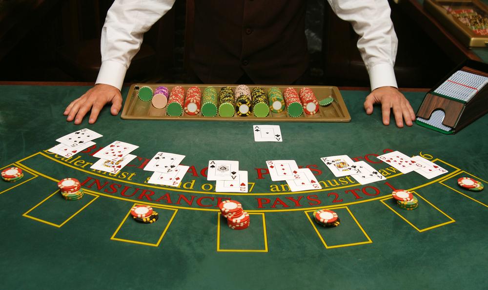 Breaking Down the Basics of Blackjack: A Beginner’s Guide to the Popular Card Game