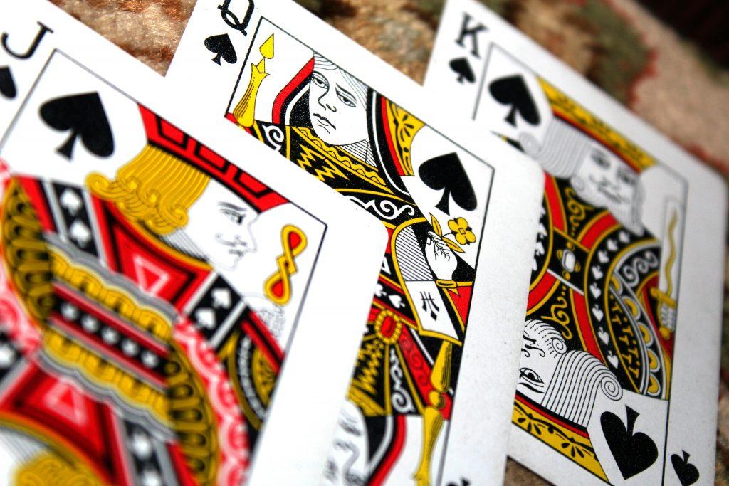 What You Can Gift a Friend Who Loves Online Casino Card Games 