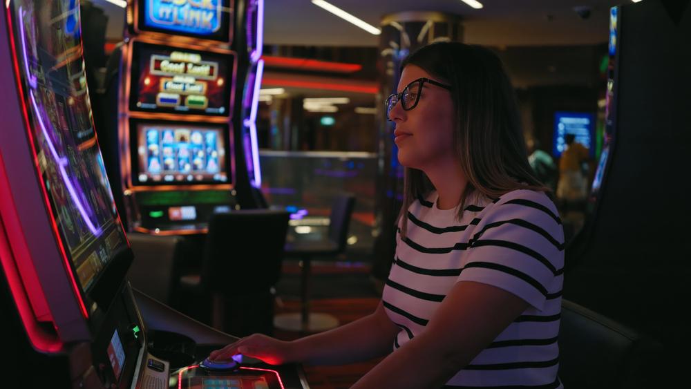 Slot Rewards and Online Card Game Casinos: What Players Need to Know